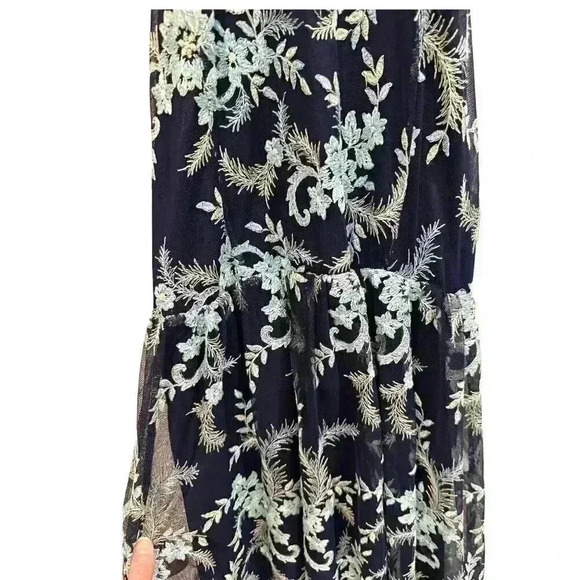 - Miami Navy Blue Embroidered Halter Midi Floral Dress Size M, Pre-Owned EUC - Picture 3 of 9